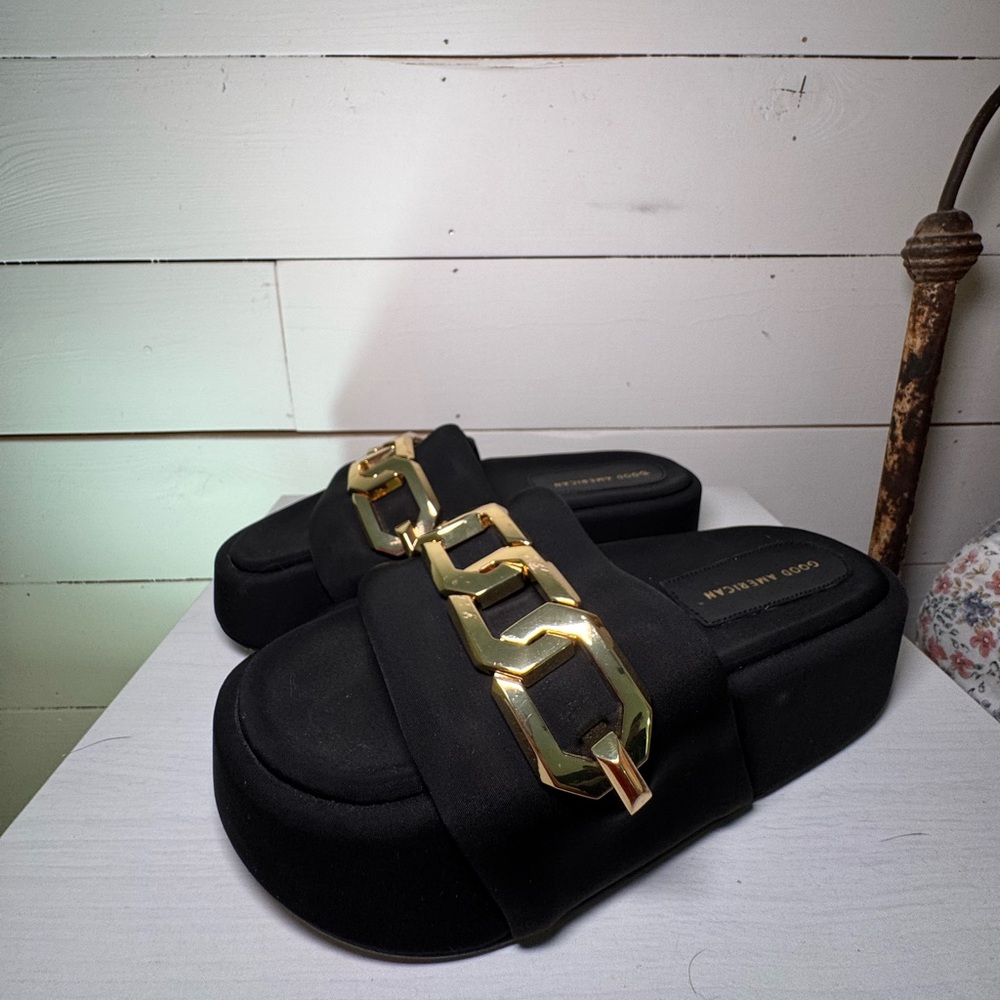Good American chunky sandle